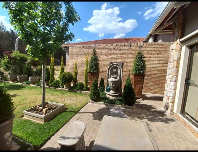 2 BEDROOM RETIREMENT UNIT FOR SALE IN JORDAAN PARK
